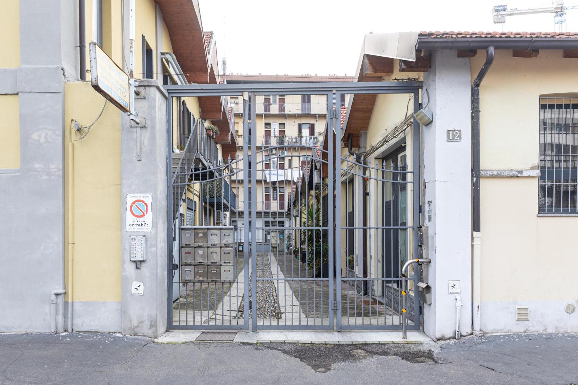 Fondazione Prada Exclusive Loft - Top Collection Milan Bagian luar foto